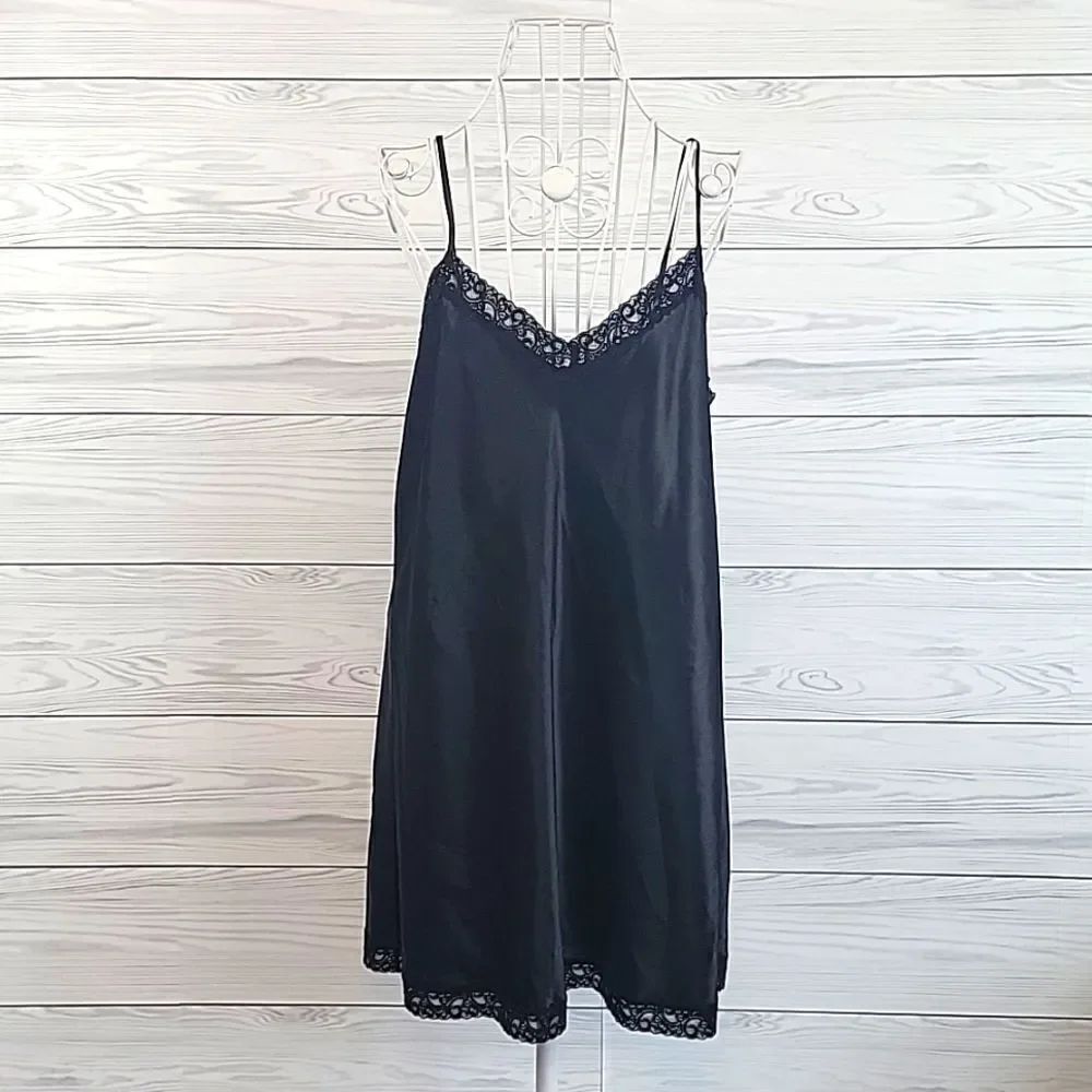 Valerie Stevens intimates black slip nightgown Women's Size S